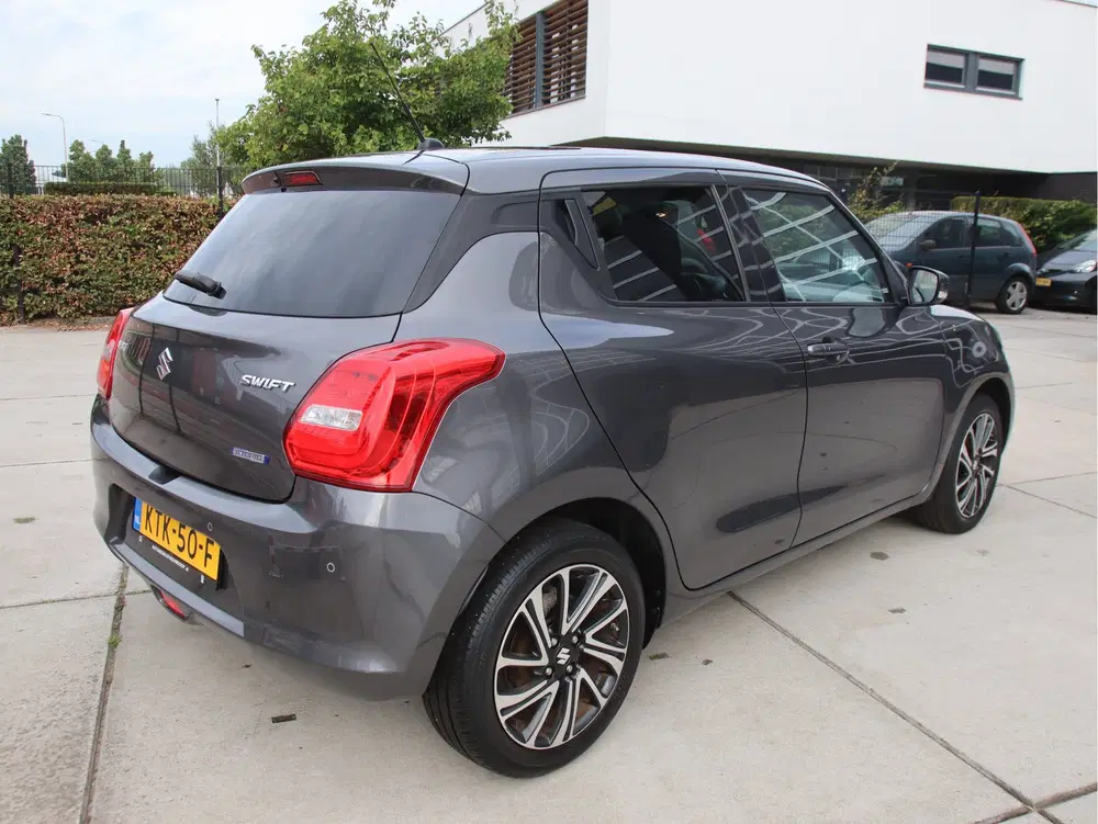Suzuki Swift 1.2 Style Smart Hybrid Stoelvw uit 2022, foto 4