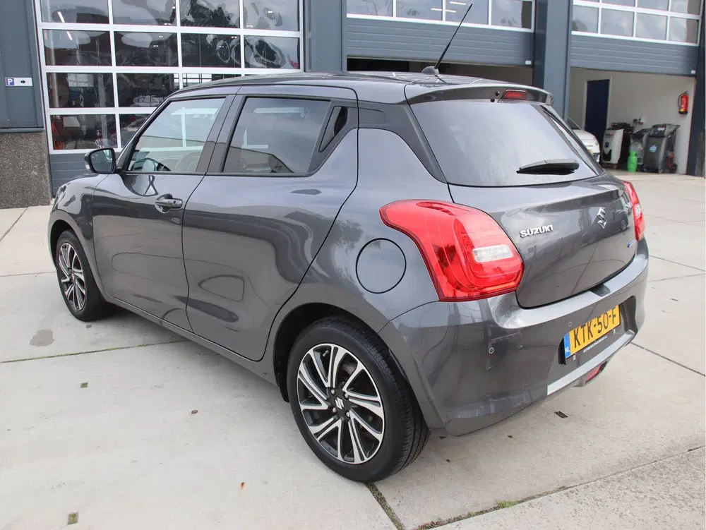 Suzuki Swift 1.2 Style Smart Hybrid Stoelvw uit 2022, foto 6
