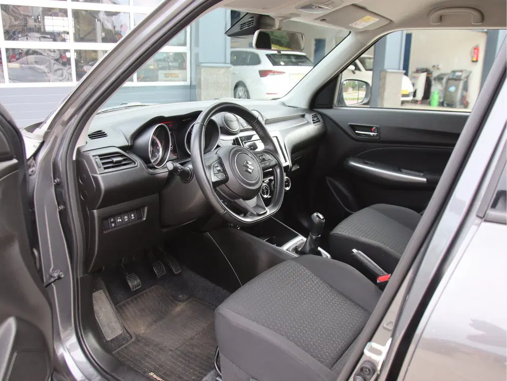 Suzuki Swift 1.2 Style Smart Hybrid Stoelvw uit 2022, foto 9
