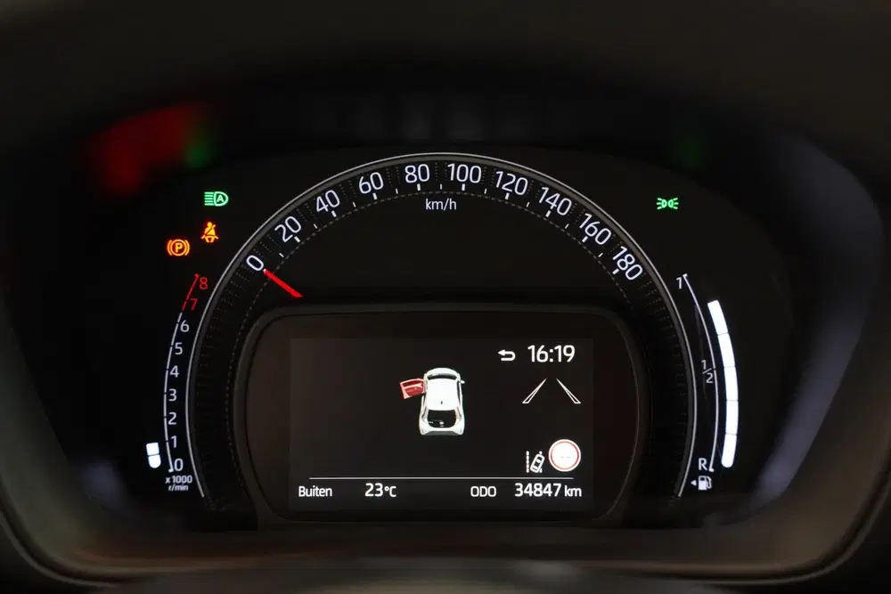 Toyota Aygo X 1.0 VVT-i MT Play PDC Achteruitrijcamera uit 2023, foto 10