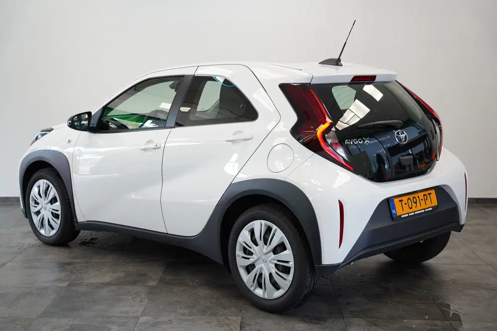 Toyota Aygo X 1.0 VVT-i MT Play PDC Achteruitrijcamera uit 2023, foto 3