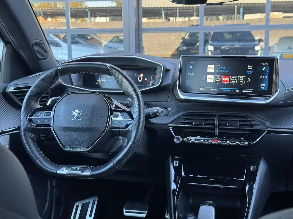 Peugeot 2008 1.2 PureTech GT-Line Automaat uit 2021, foto 15