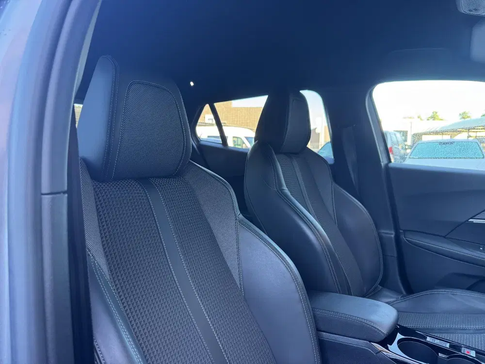 Peugeot 2008 1.2 PureTech GT-Line Automaat uit 2021, foto 7