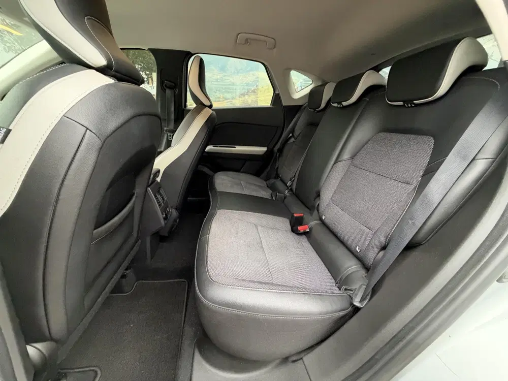 Renault Captur 1.3 TCe 130 Intens Automaat uit 2020, foto 8