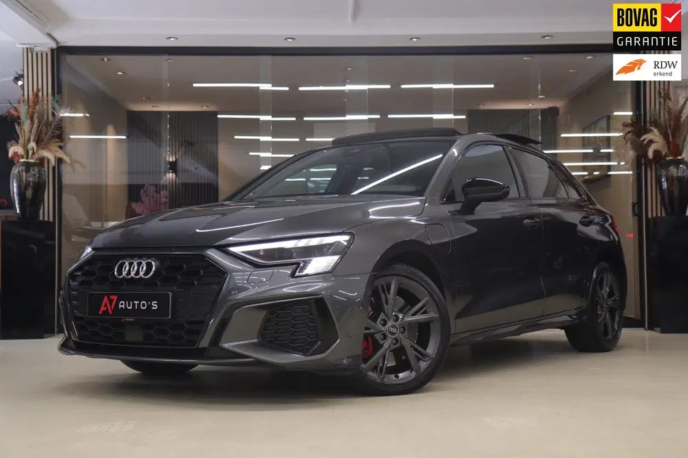 Audi A3 45 TFSI e S edition Competition PANO uit 2021