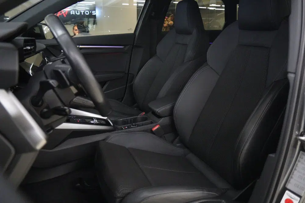 Audi A3 45 TFSI e S edition Competition PANO uit 2021, foto 12