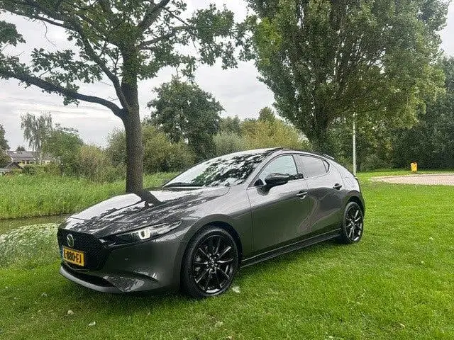 Mazda 3 2.0 e-SkyActiv-X M Hybrid 186 PK Luxury uit 2021, foto 2