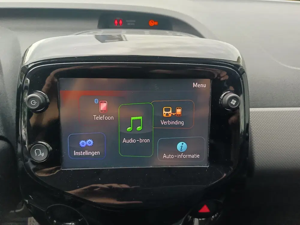 Peugeot 108 1.0 e-VTi Allure uit 2021, foto 10