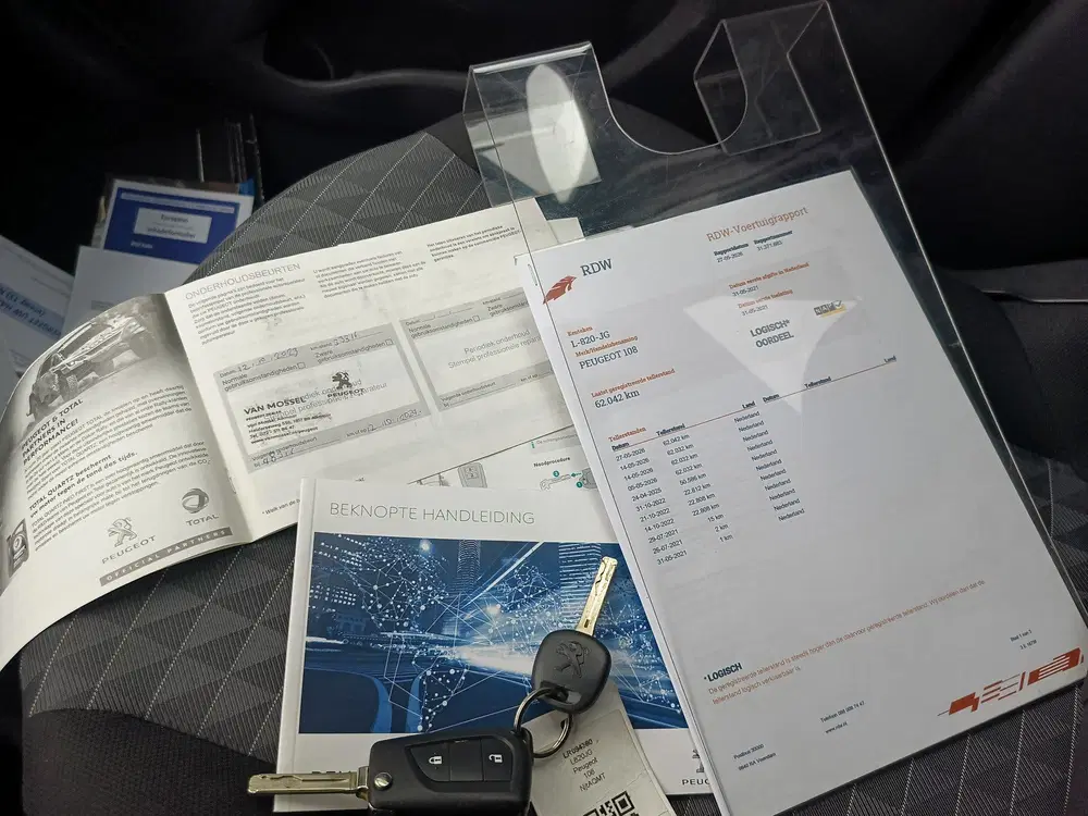Peugeot 108 1.0 e-VTi Allure uit 2021, foto 12