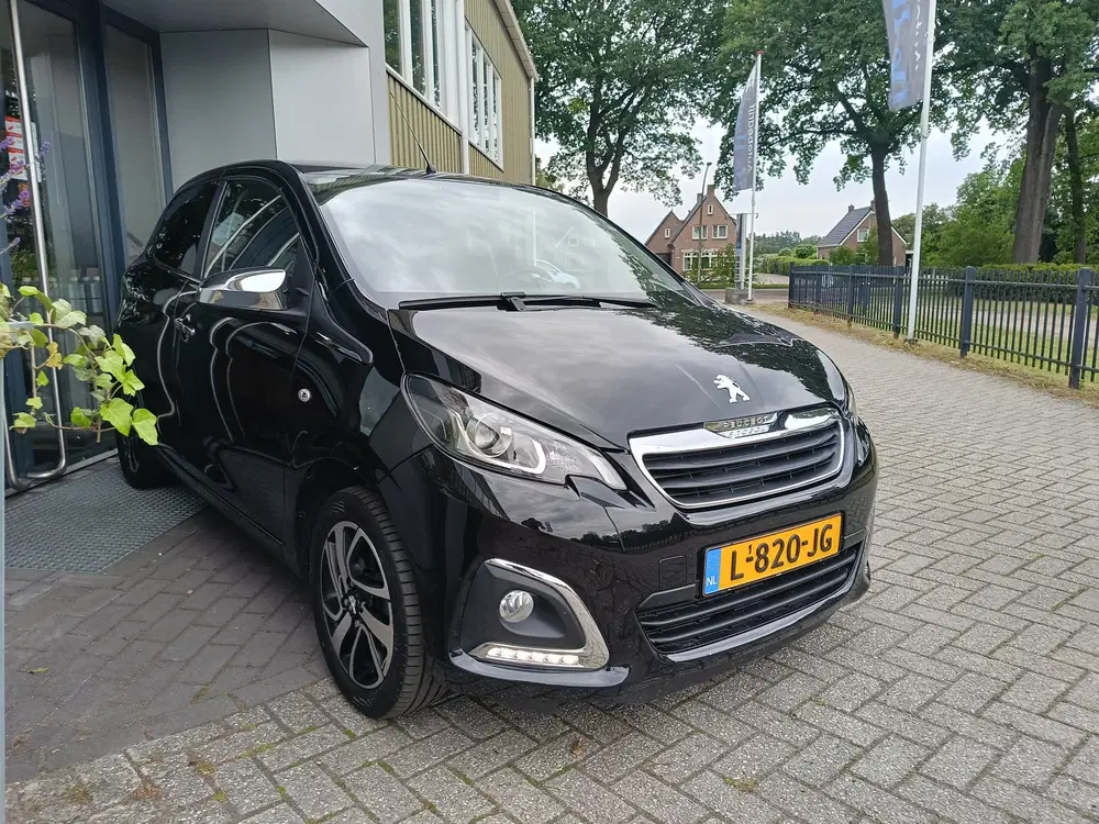 Peugeot 108 1.0 e-VTi Allure uit 2021, foto 2