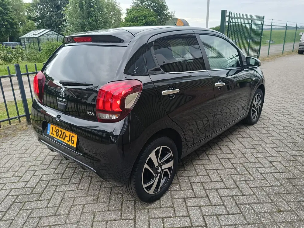 Peugeot 108 1.0 e-VTi Allure uit 2021, foto 4