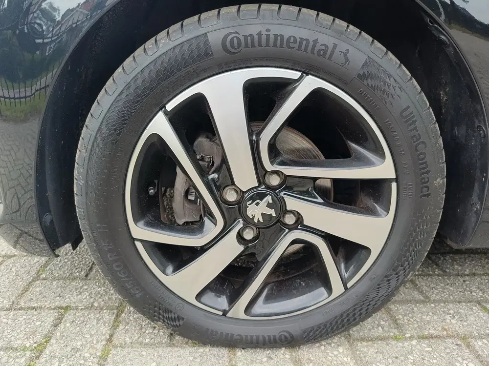 Peugeot 108 1.0 e-VTi Allure uit 2021, foto 5