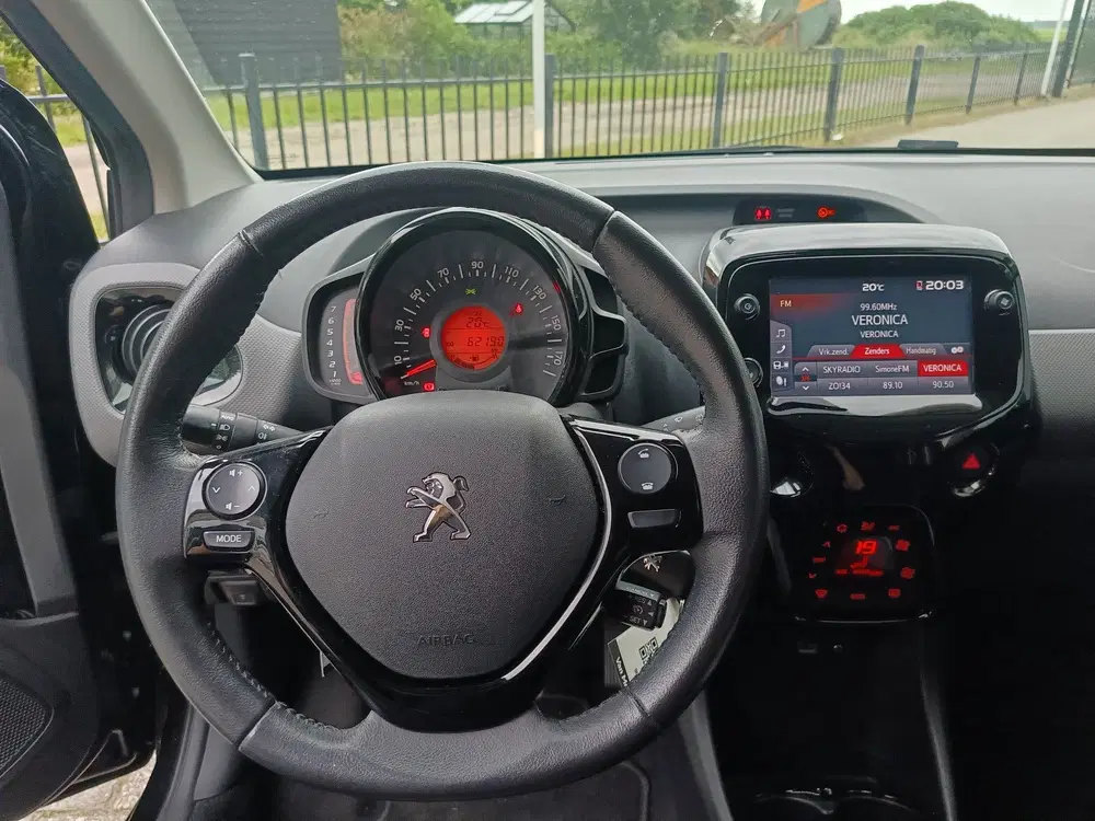 Peugeot 108 1.0 e-VTi Allure uit 2021, foto 7