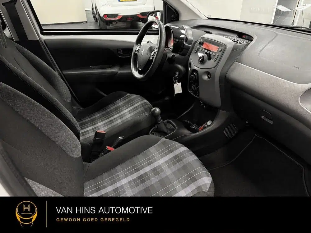 Peugeot 108 1.0 e-VTi Active Airco uit 2019, foto 7