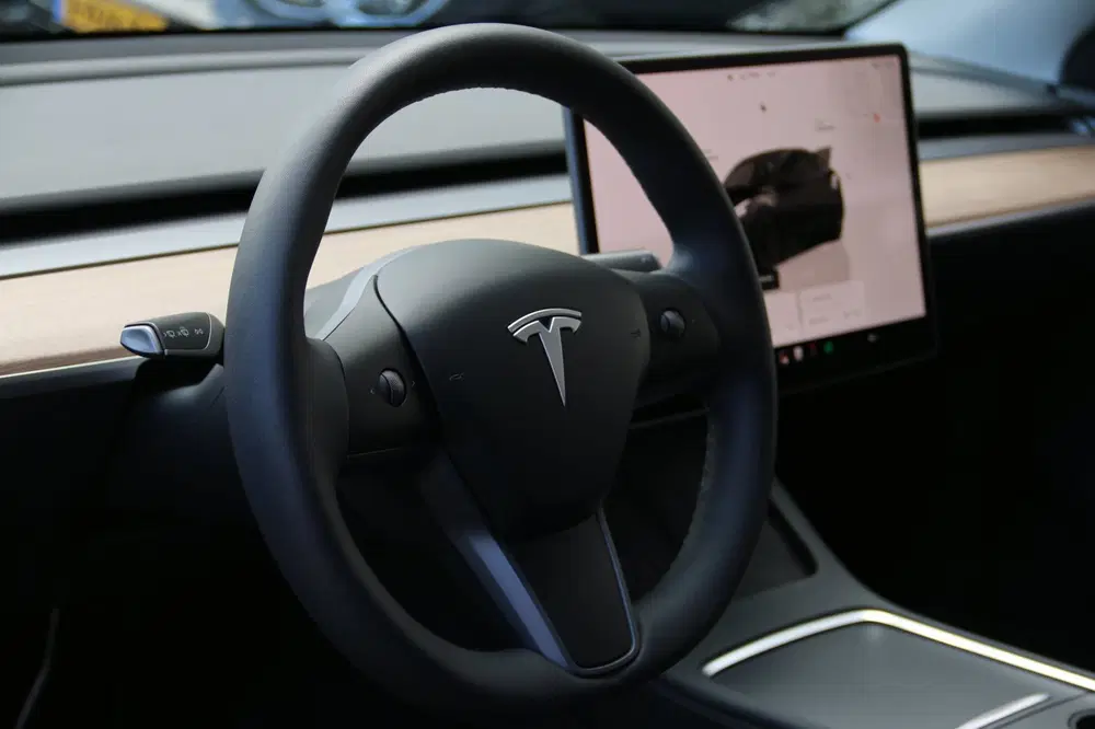 Tesla Model Y Performance AWD 75 kWh uit 2023, foto 13