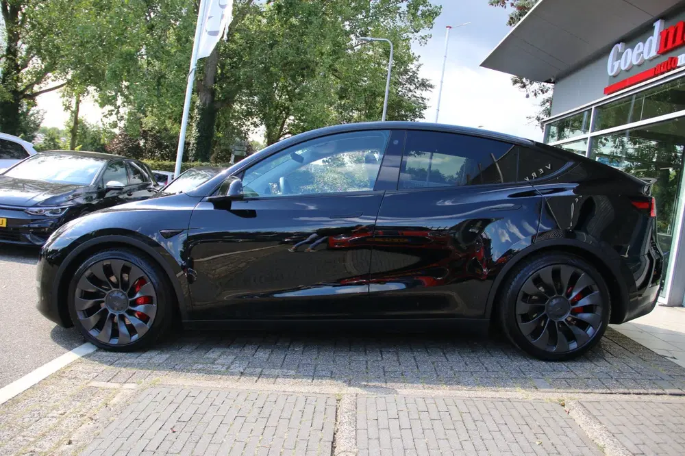 Tesla Model Y Performance AWD 75 kWh uit 2023, foto 6