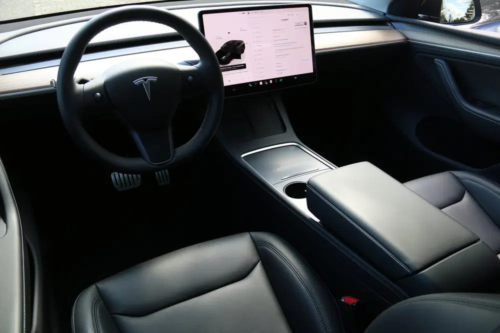Tesla Model Y Performance AWD 75 kWh uit 2023, foto 9