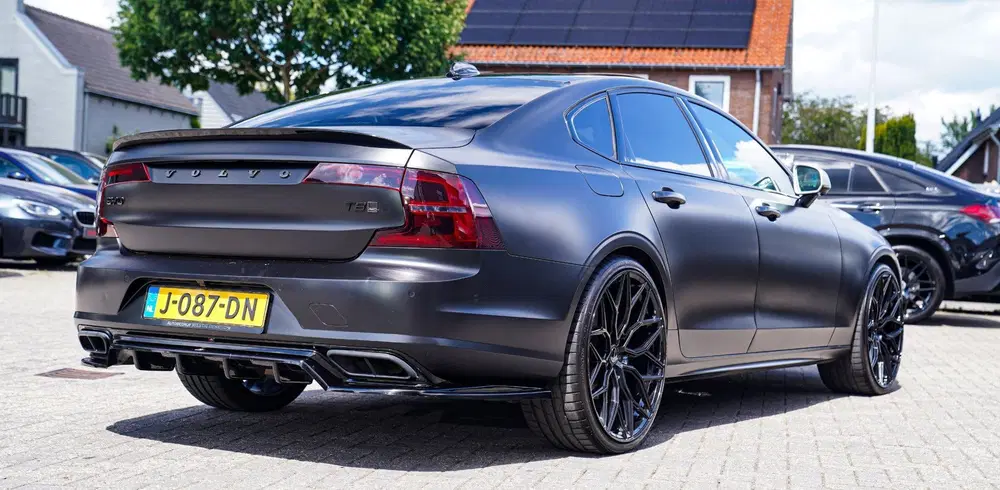 Volvo S90 2.0 T8 AWD R-design uit 2019, foto 2