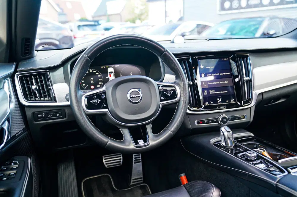 Volvo S90 2.0 T8 AWD R-design uit 2019, foto 4