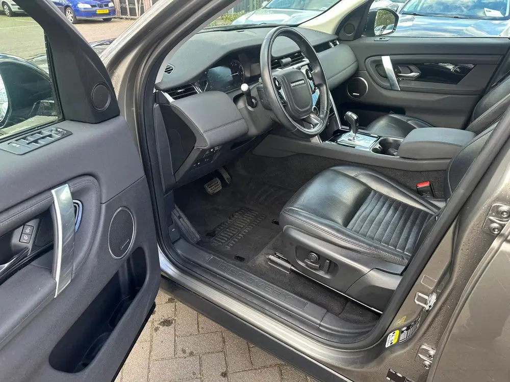 Land Rover Discovery Sport P300e 1.5 SE parkeersensoren voor uit 2020, foto 11