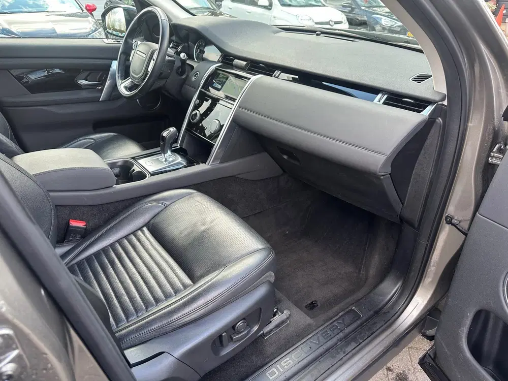 Land Rover Discovery Sport P300e 1.5 SE parkeersensoren voor uit 2020, foto 13