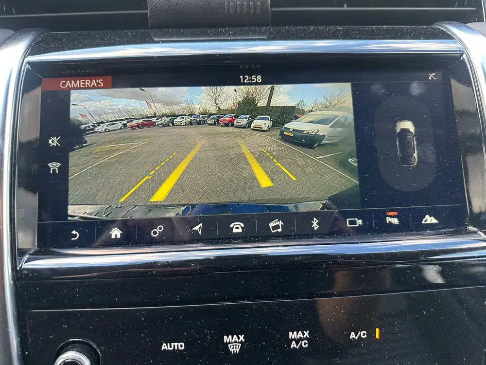 Land Rover Discovery Sport P300e 1.5 SE parkeersensoren voor uit 2020, foto 15