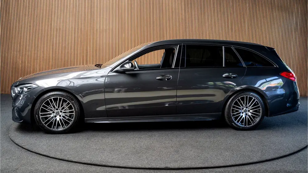 Mercedes-Benz C-Klasse 180 AMG Line Leer Camera Navi uit 2023, foto 2
