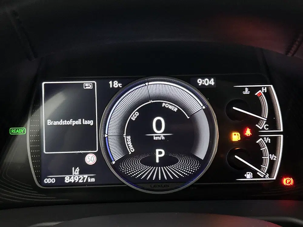Lexus ES 300h President Line uit 2020, foto 6
