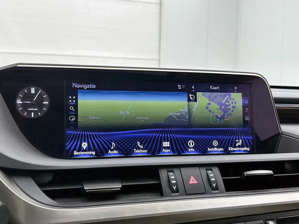 Lexus ES 300h President Line uit 2020, foto 8