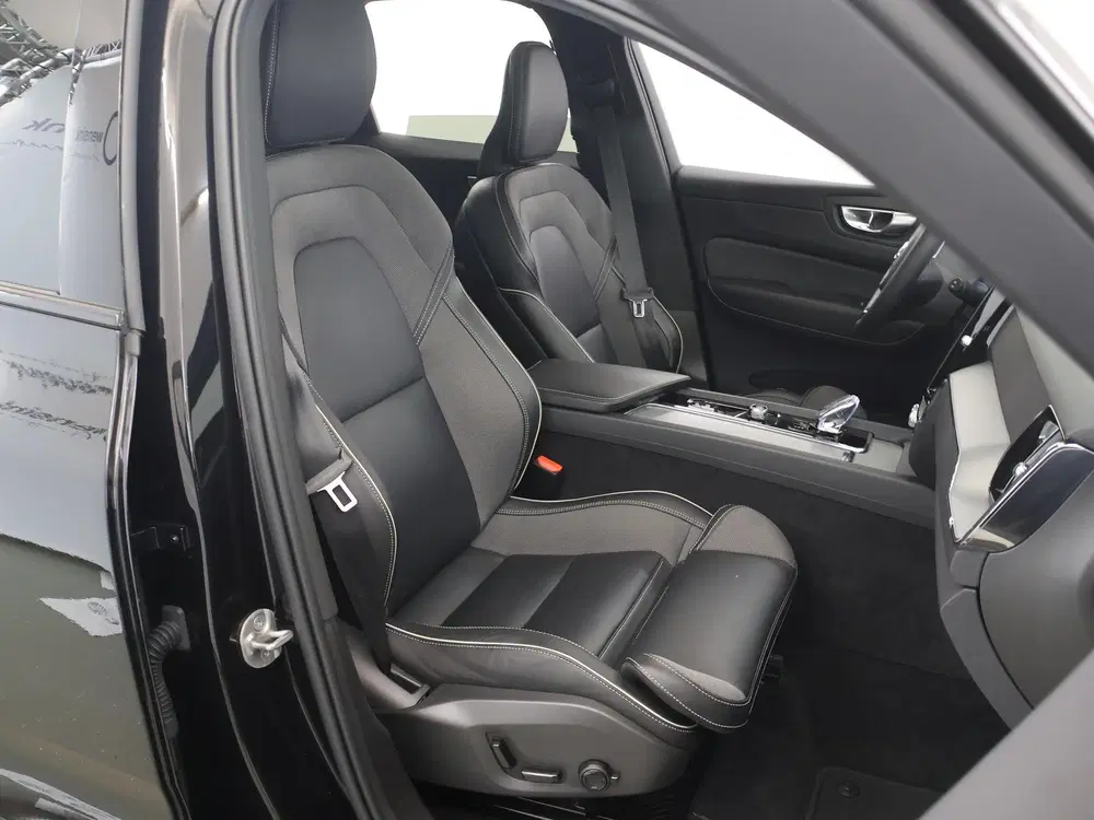 Volvo XC60 2.0 T6 Plug-in hybrid AWD R-Design uit 2023, foto 11