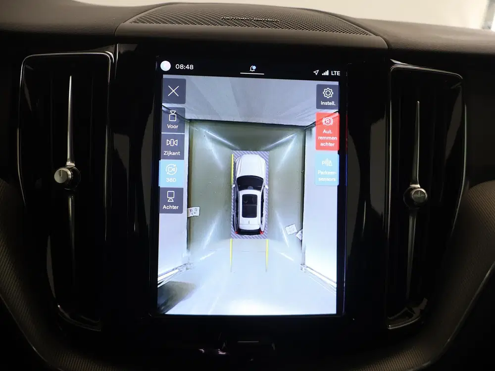 Volvo XC60 2.0 T6 Plug-in hybrid AWD R-Design uit 2023, foto 15