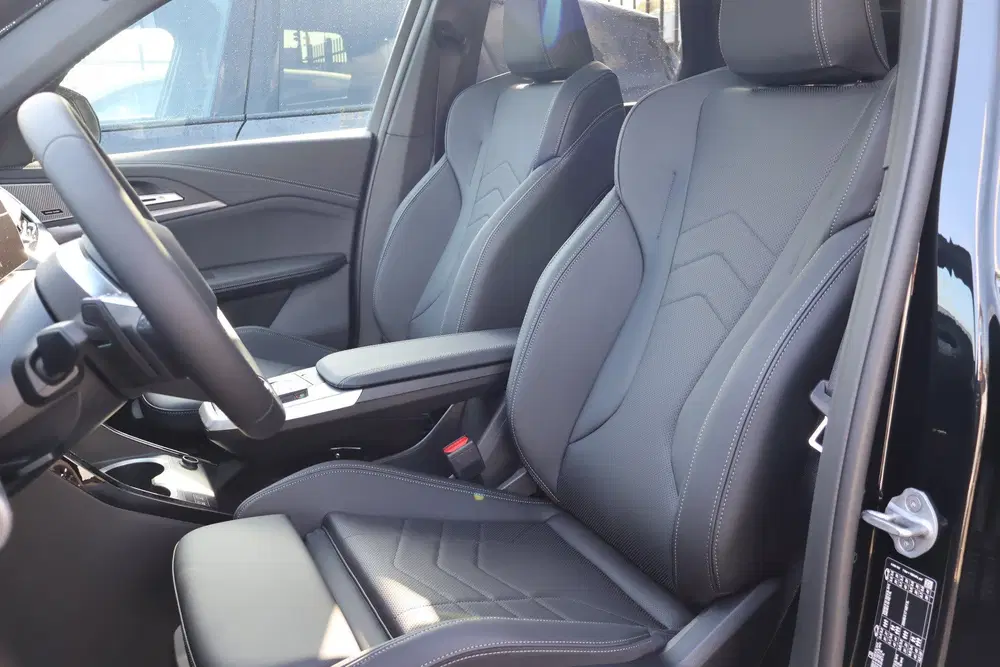 BMW iX1 eDrive20 M Sport uit 2026, foto 4