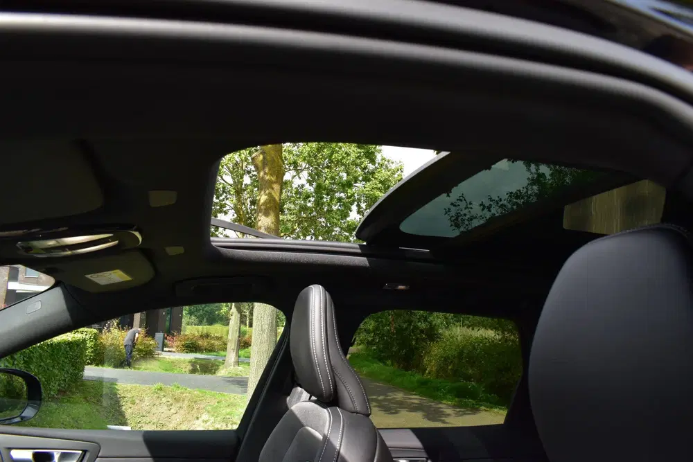 Volvo XC60 2.0 T6 Plug-in hybrid AWD 400PK Dark uit 2023, foto 10