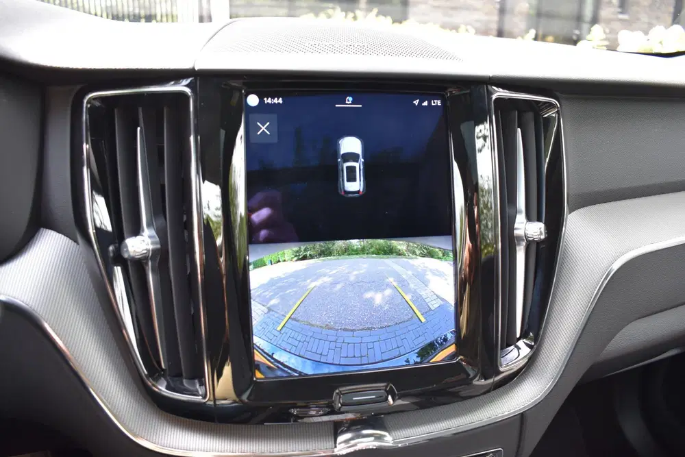Volvo XC60 2.0 T6 Plug-in hybrid AWD 400PK Dark uit 2023, foto 15