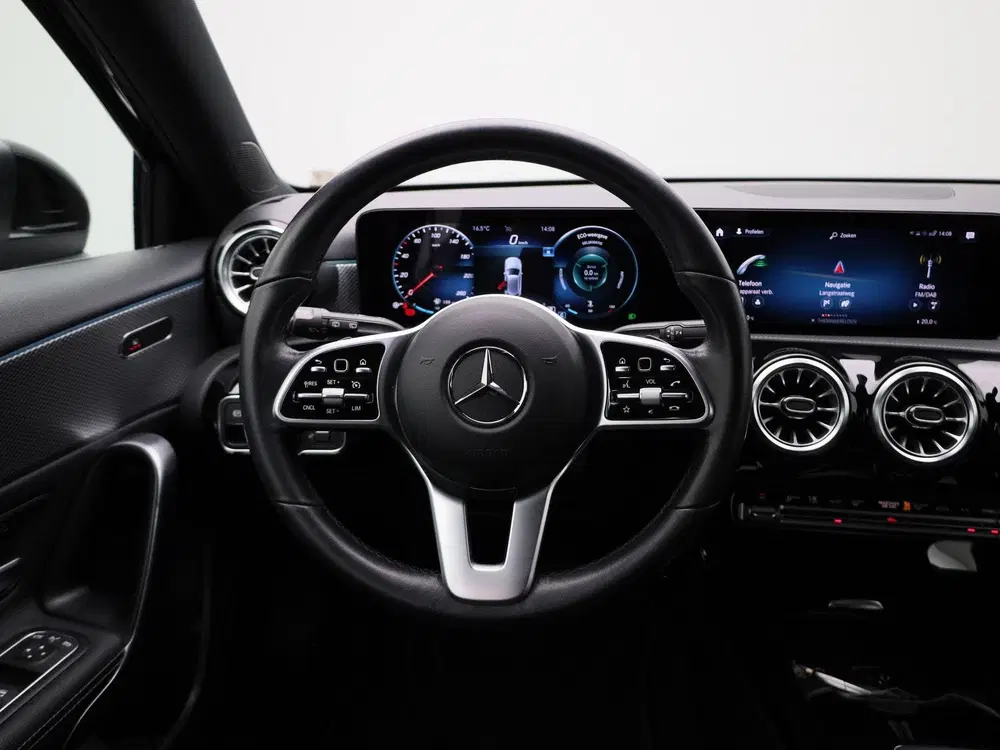 Mercedes-Benz A-Klasse 180 Business Solution Luxury uit 2022, foto 2