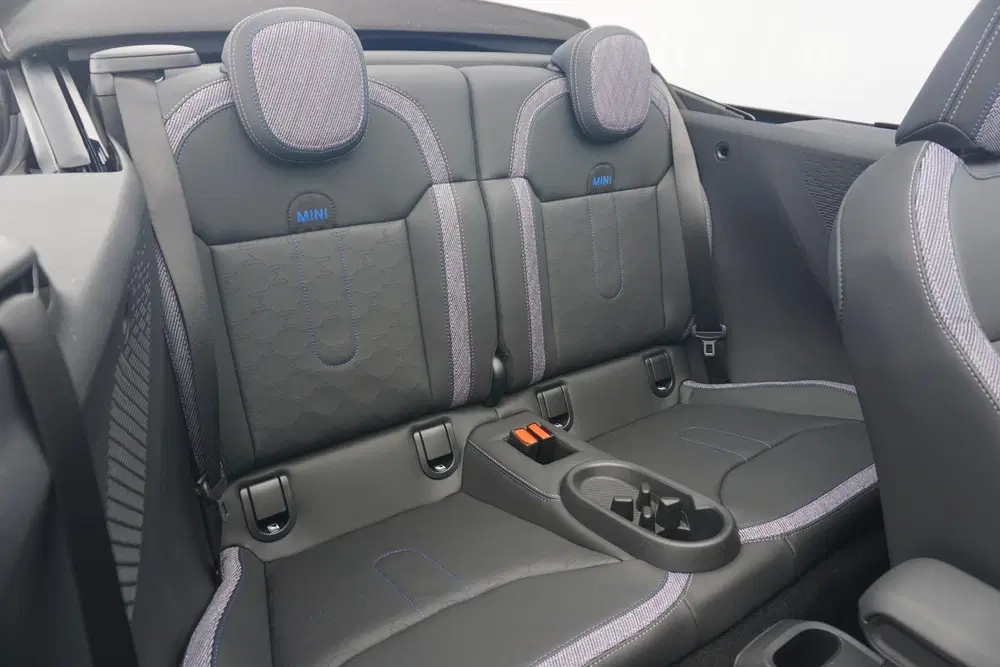 Mini Cabrio Cooper C uit 2026, foto 13