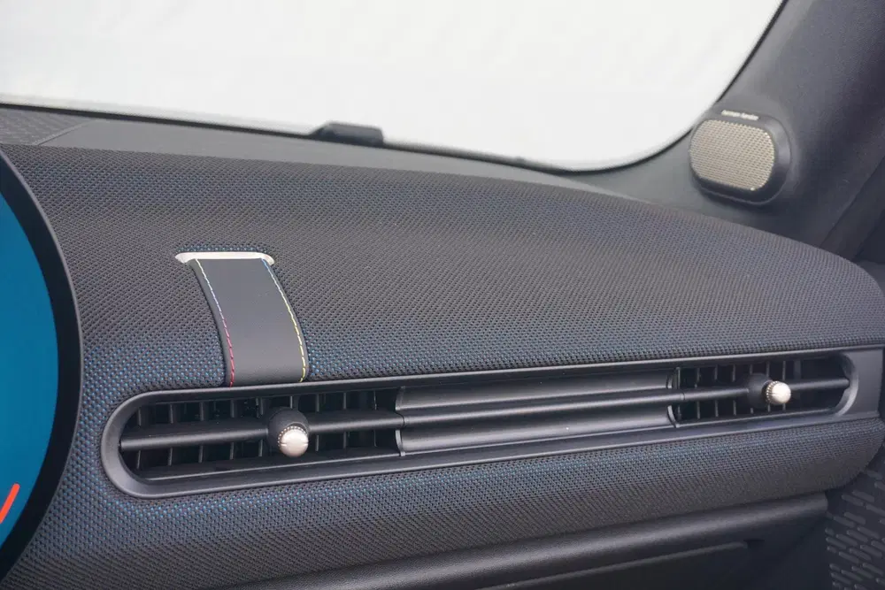 Mini Cabrio Cooper C uit 2026, foto 15