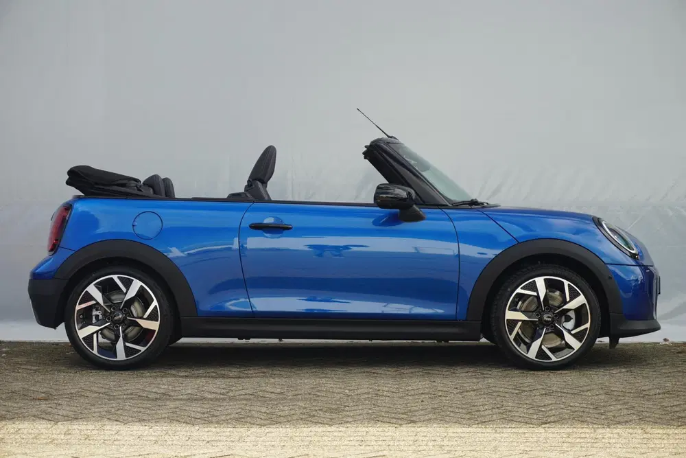 Mini Cabrio Cooper C uit 2026, foto 4
