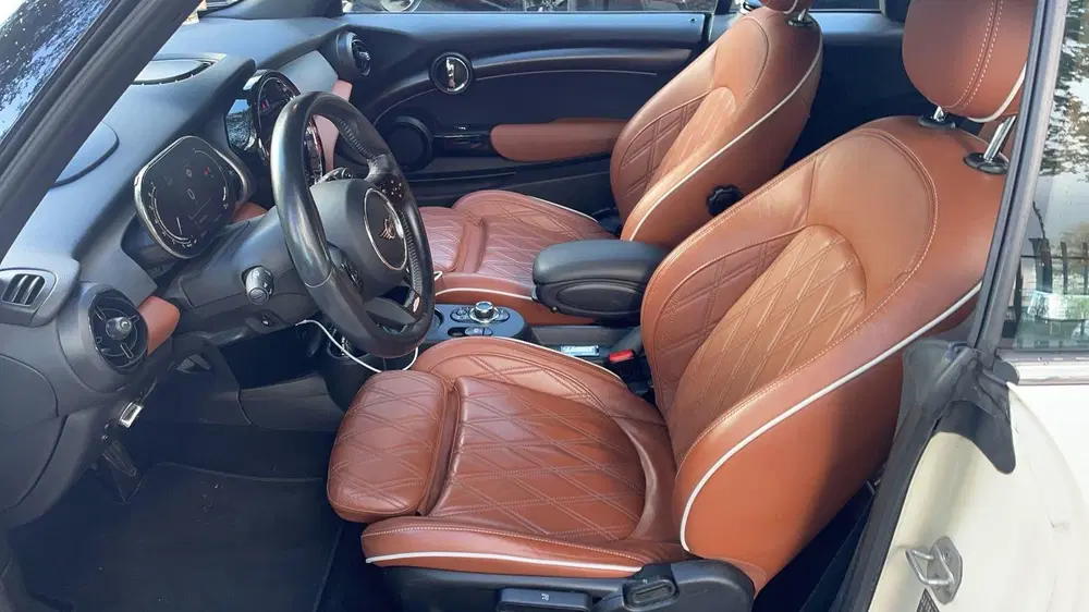 Mini Cabrio 2.0 Cooper S John Cooper Works 178 PK uit 2021, foto 10