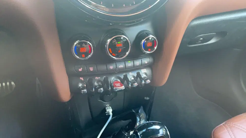Mini Cabrio 2.0 Cooper S John Cooper Works 178 PK uit 2021, foto 14