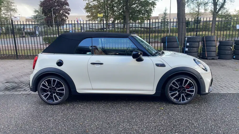 Mini Cabrio 2.0 Cooper S John Cooper Works 178 PK uit 2021, foto 5