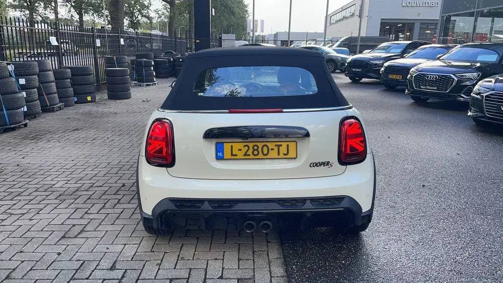 Mini Cabrio 2.0 Cooper S John Cooper Works 178 PK uit 2021, foto 7