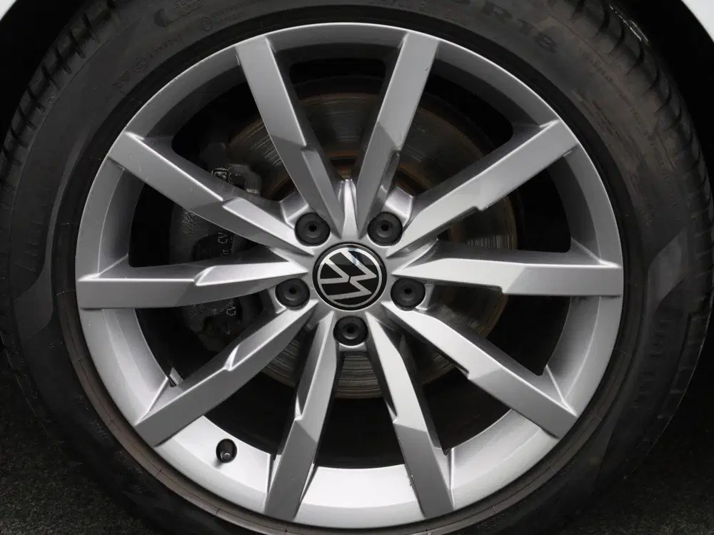 Volkswagen Passat 2.0 TDI Business uit 2022, foto 14