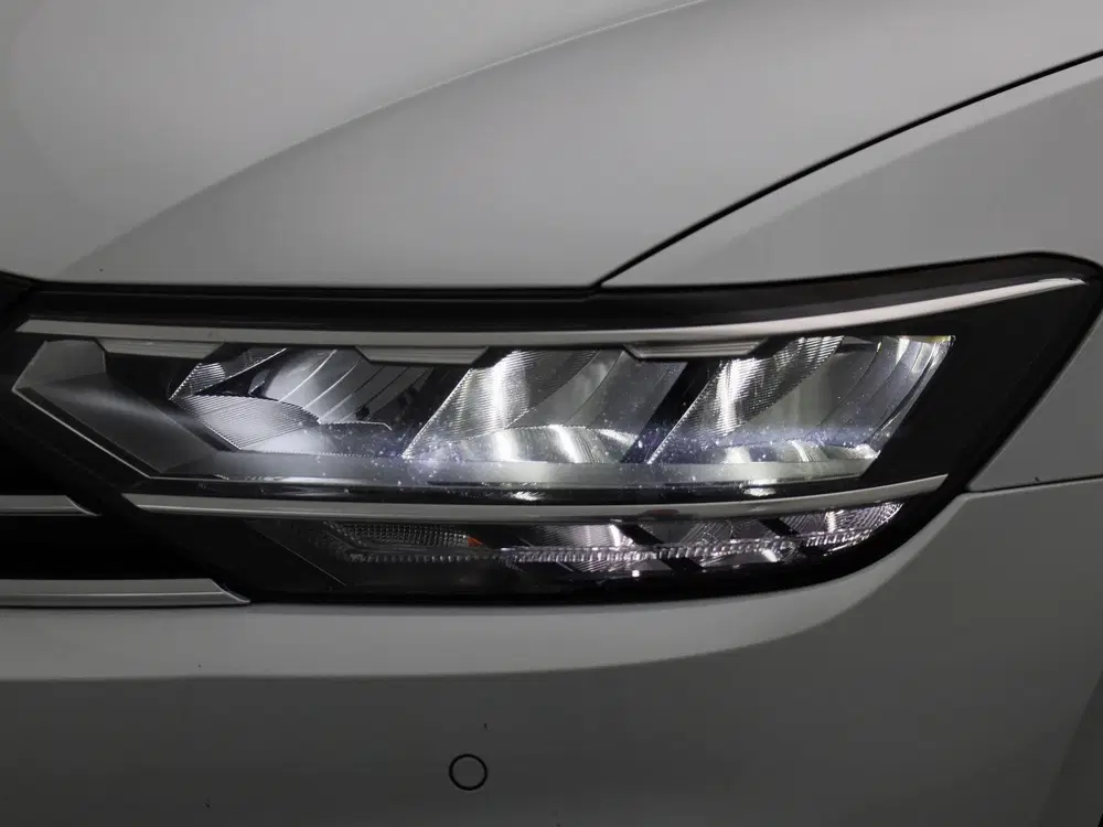 Volkswagen Passat 2.0 TDI Business uit 2022, foto 15