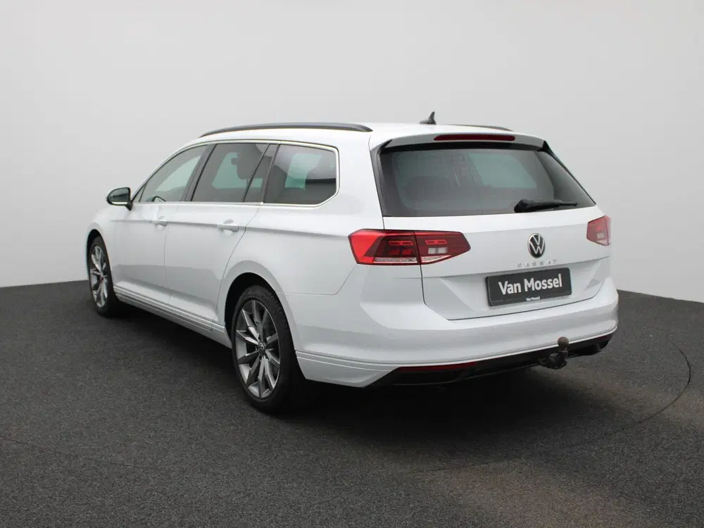 Volkswagen Passat 2.0 TDI Business uit 2022, foto 2
