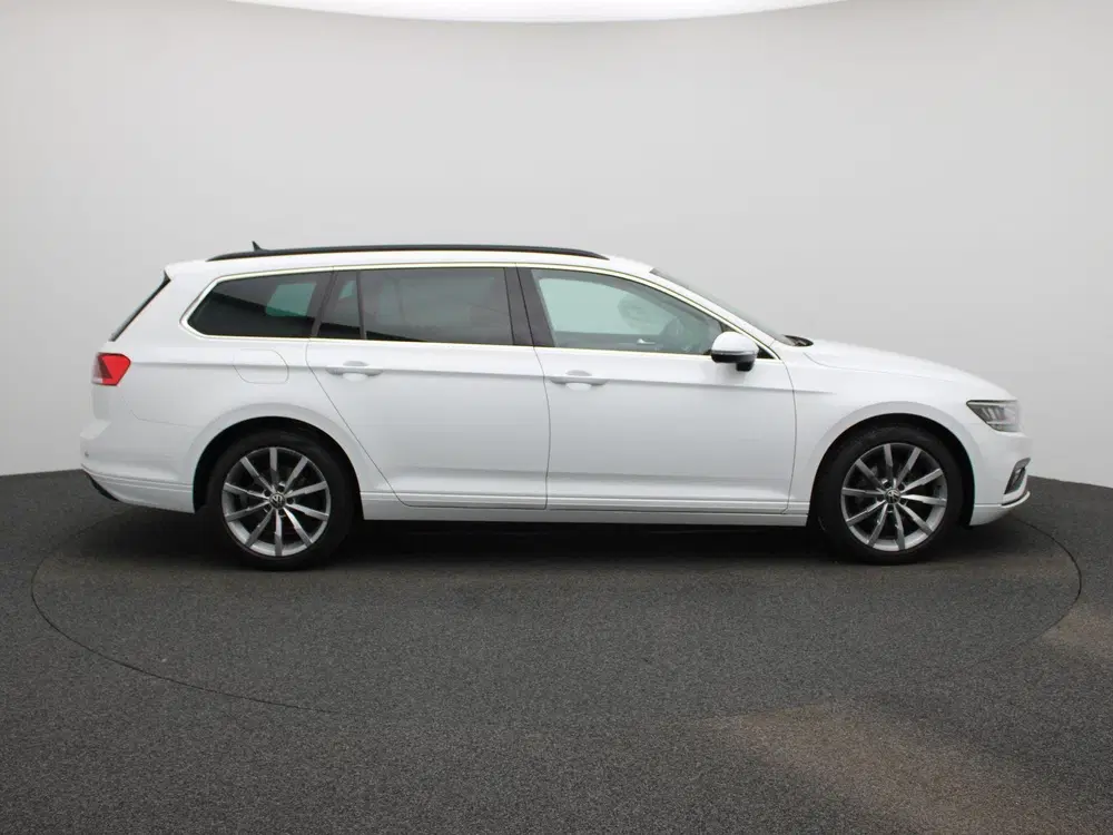 Volkswagen Passat 2.0 TDI Business uit 2022, foto 6