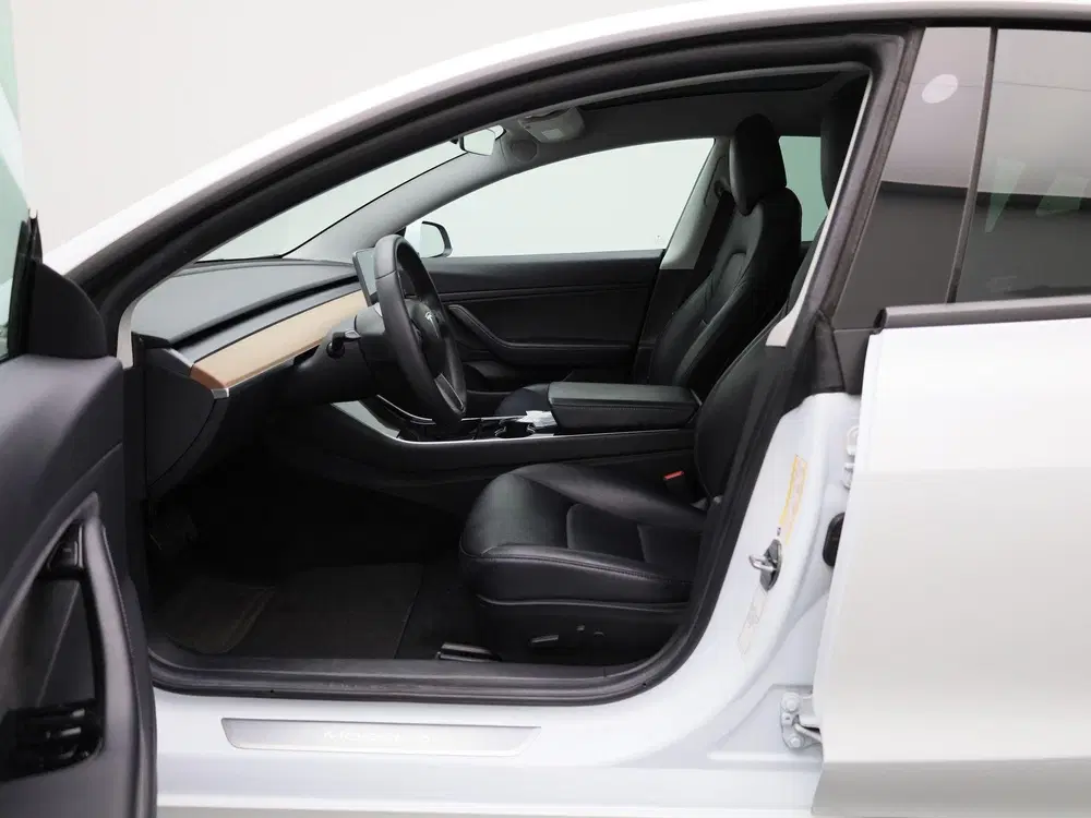 Tesla Model 3 Standard RWD Plus 60 kWh uit 2019, foto 9