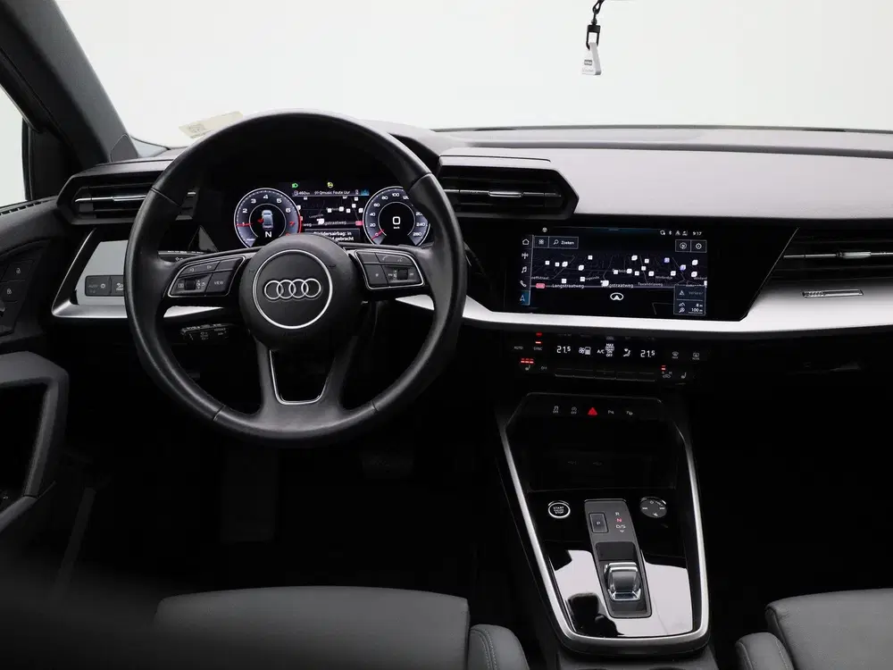 Audi A3 30 TFSI Advanced edition uit 2022, foto 2