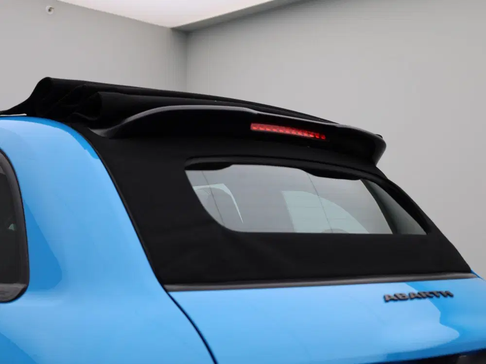 Fiat 500C Abarth Scorpionissima 42 kWh uit 2023, foto 15