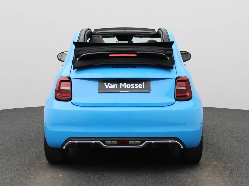Fiat 500C Abarth Scorpionissima 42 kWh uit 2023, foto 6